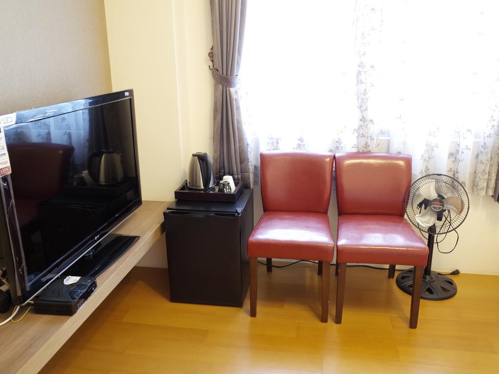 Dong Gang Li Yuan Homestay Donggang Exterior photo